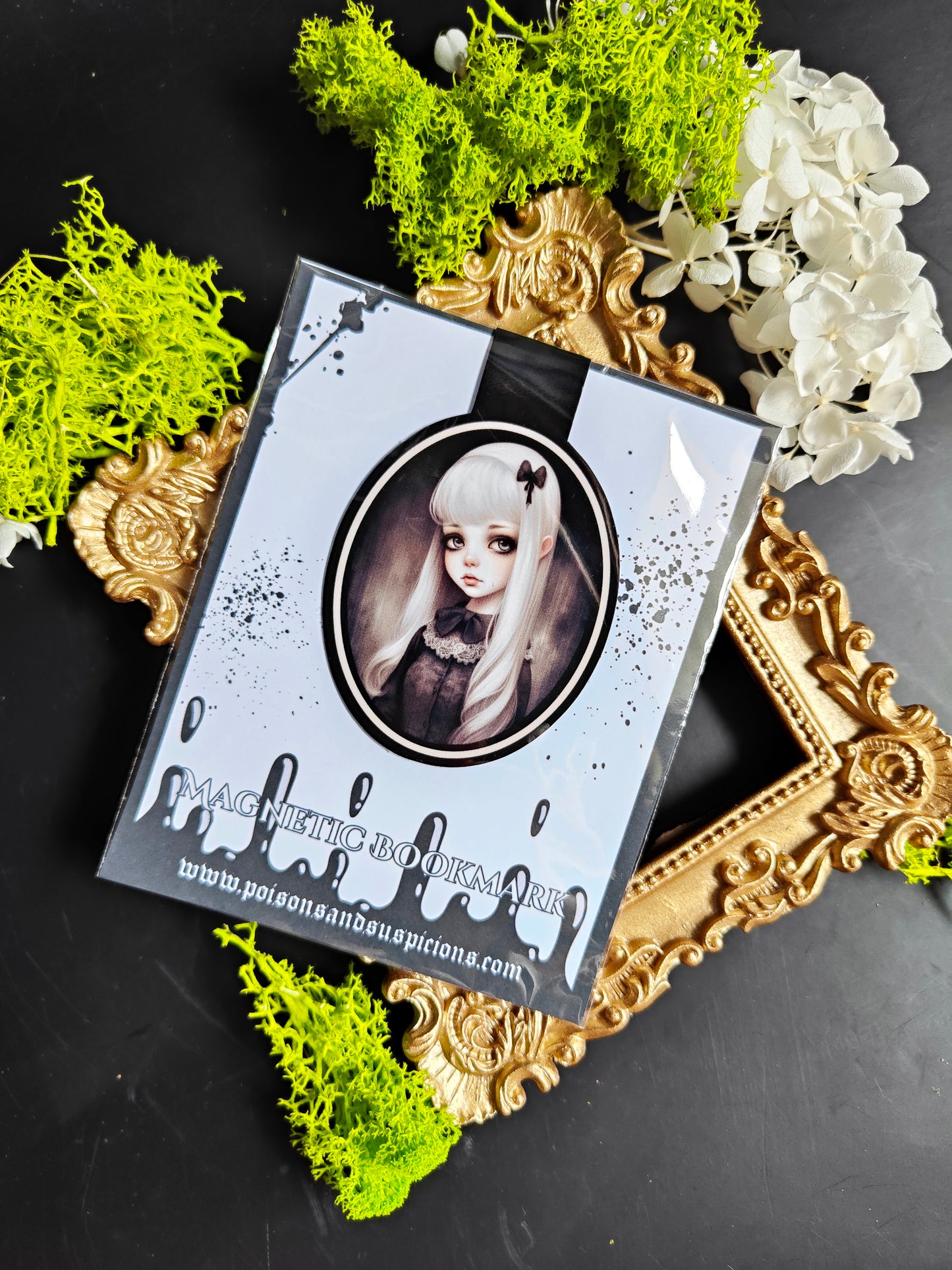 Magnetic Bookmark "Creepy Girl"