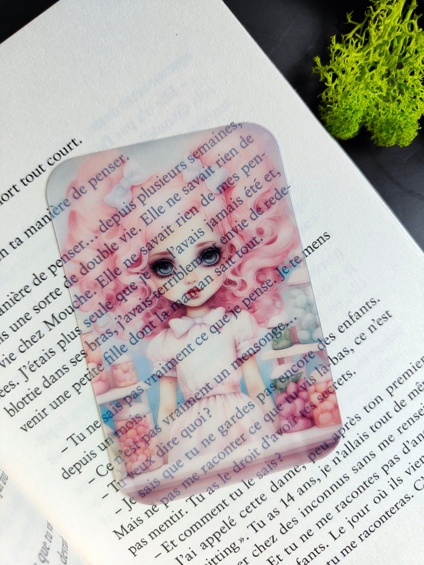 Transparent Bookmark "Creepy Girl"