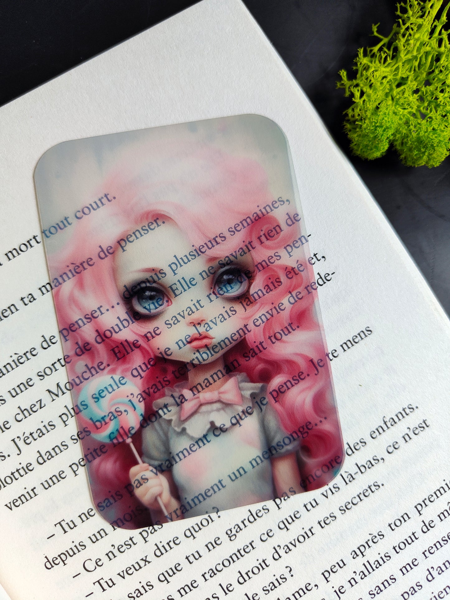 Marque-Page Transparent "Creepy Girl"