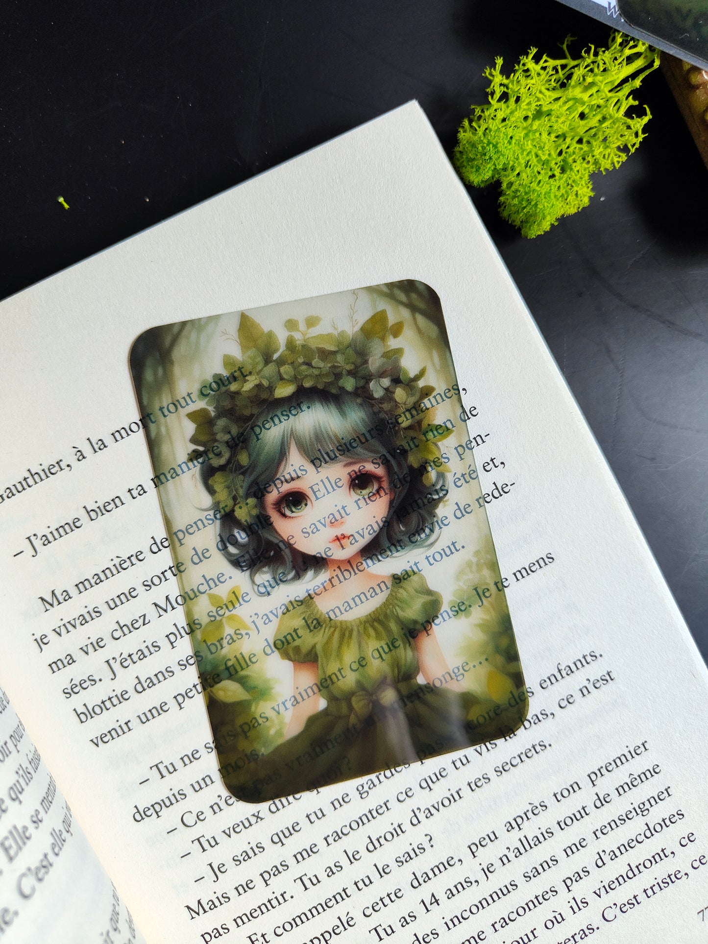 Transparent Bookmark "Creepy Girl"