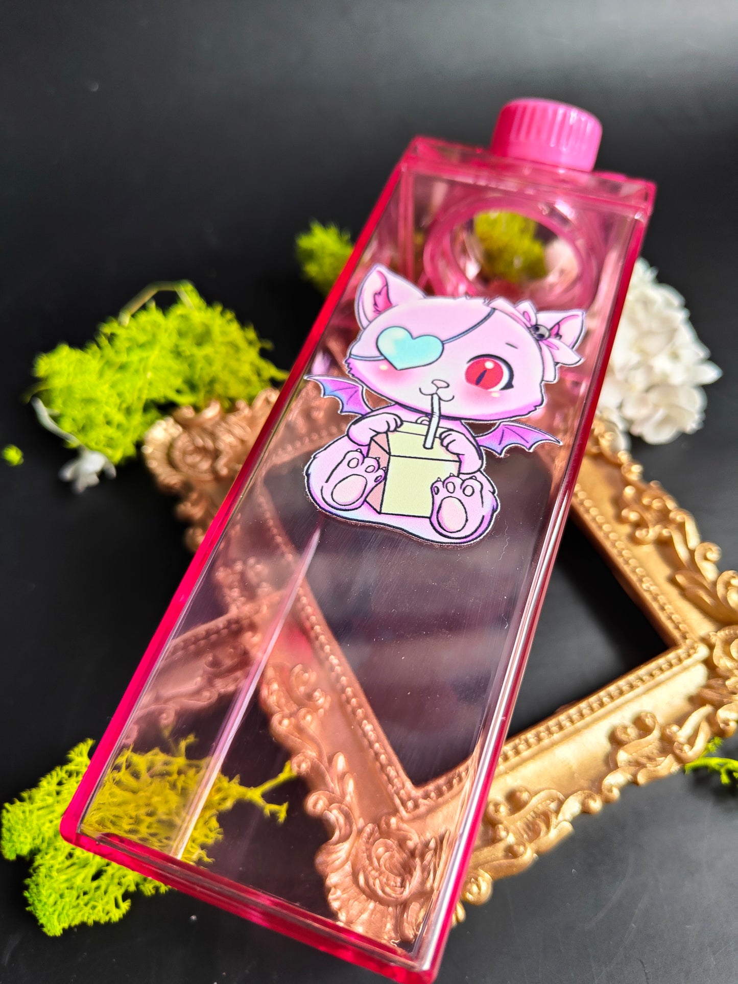 Bouteille Style Brique de lait Rose - "Chat Vampire"