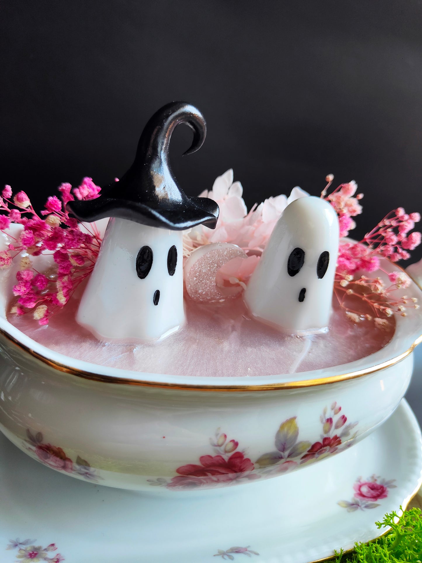 Ghosts in their Vintage tableware - Rose Edition