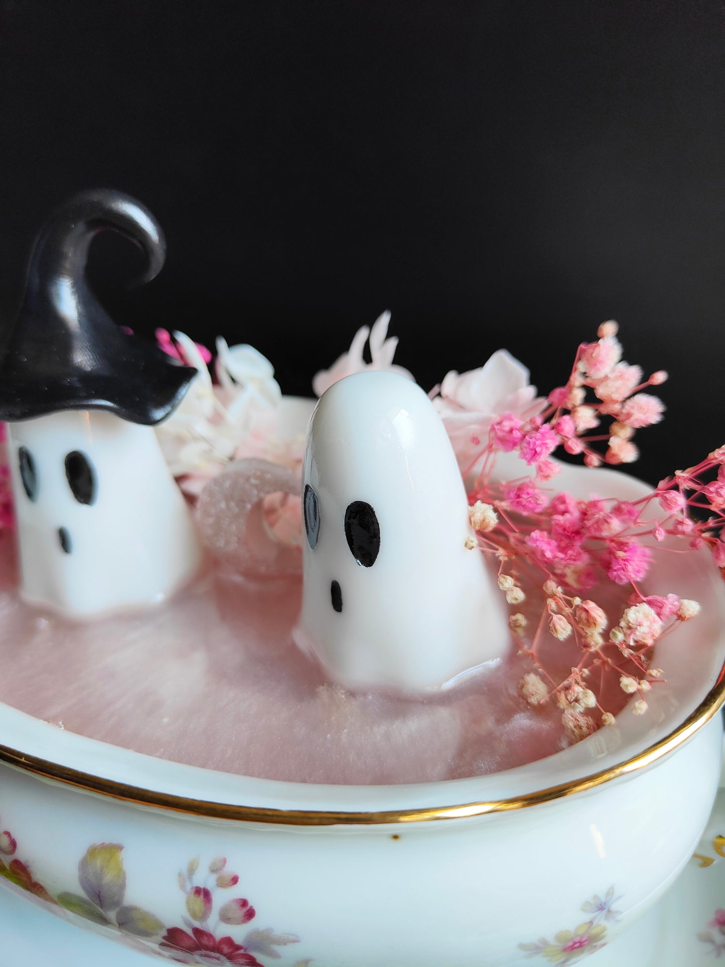 Ghosts in their Vintage tableware - Rose Edition