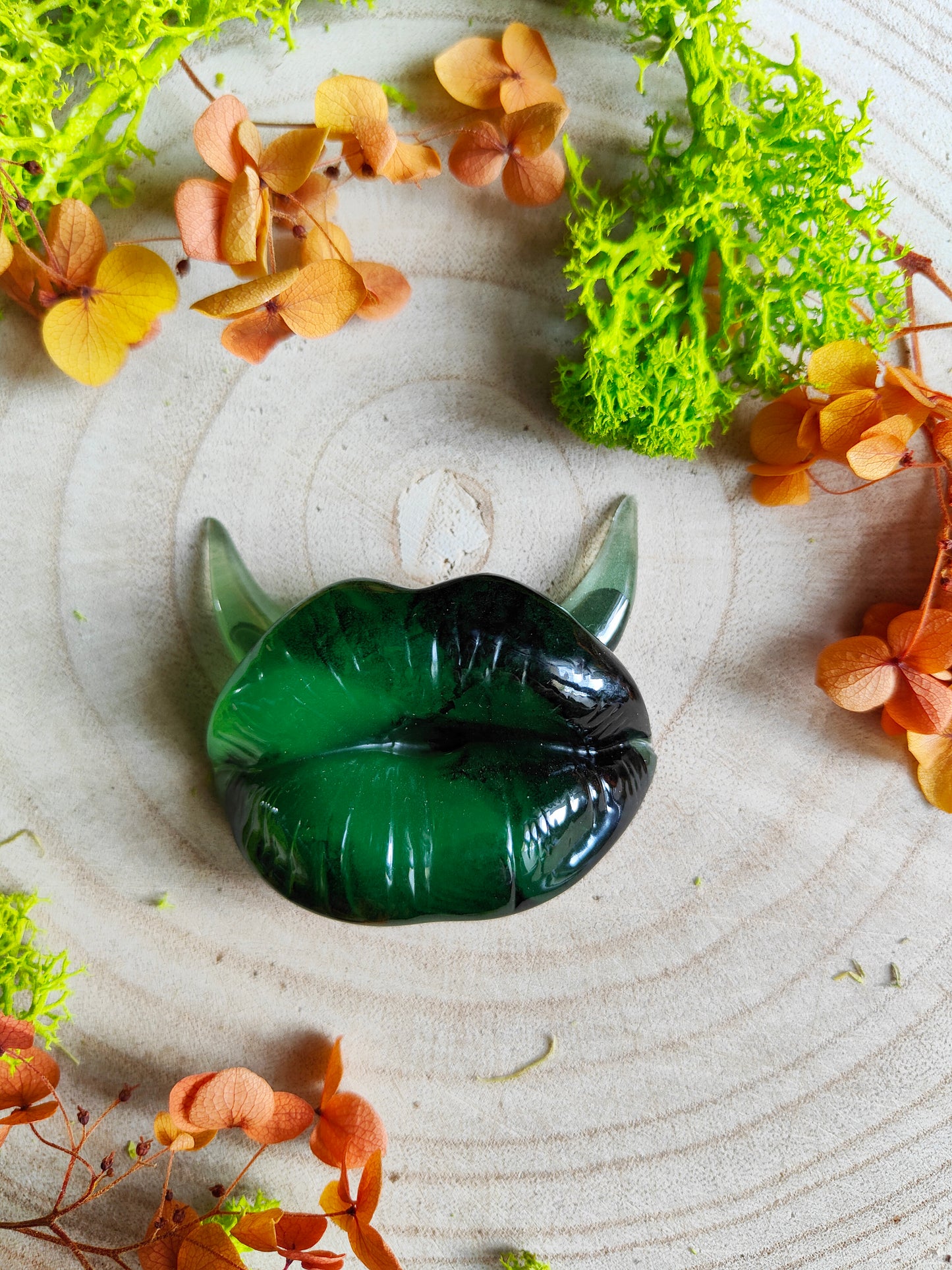 Resin Magnet - Mouth with Horns (Multiple Colors)