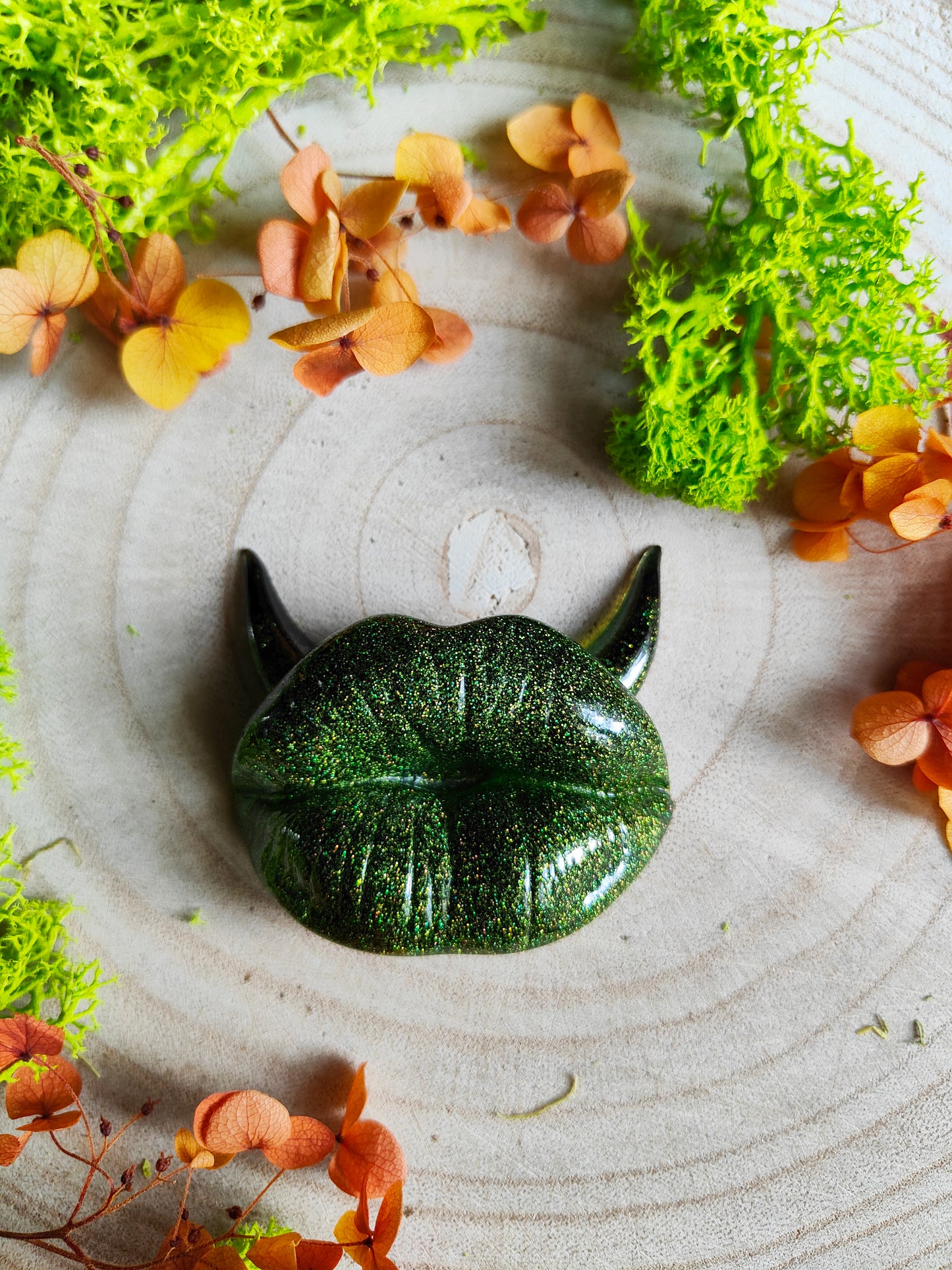 Resin Magnet - Mouth with Horns (Multiple Colors)