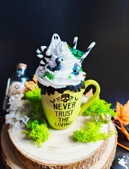 Tasse Chantilly Never Trust the Living - Halloween - Vert