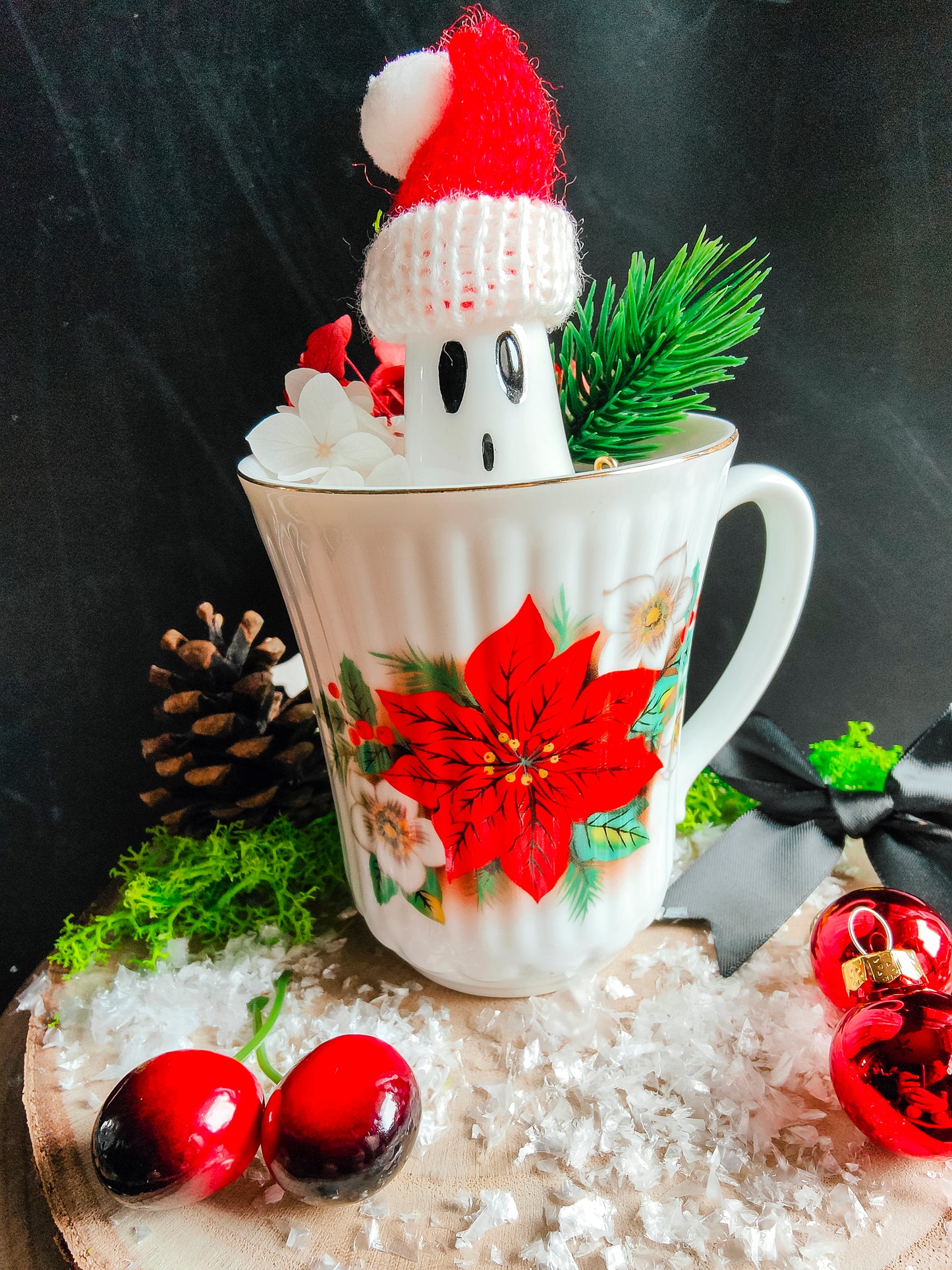 Ghost in his Vintage Mug - Christmas Edition