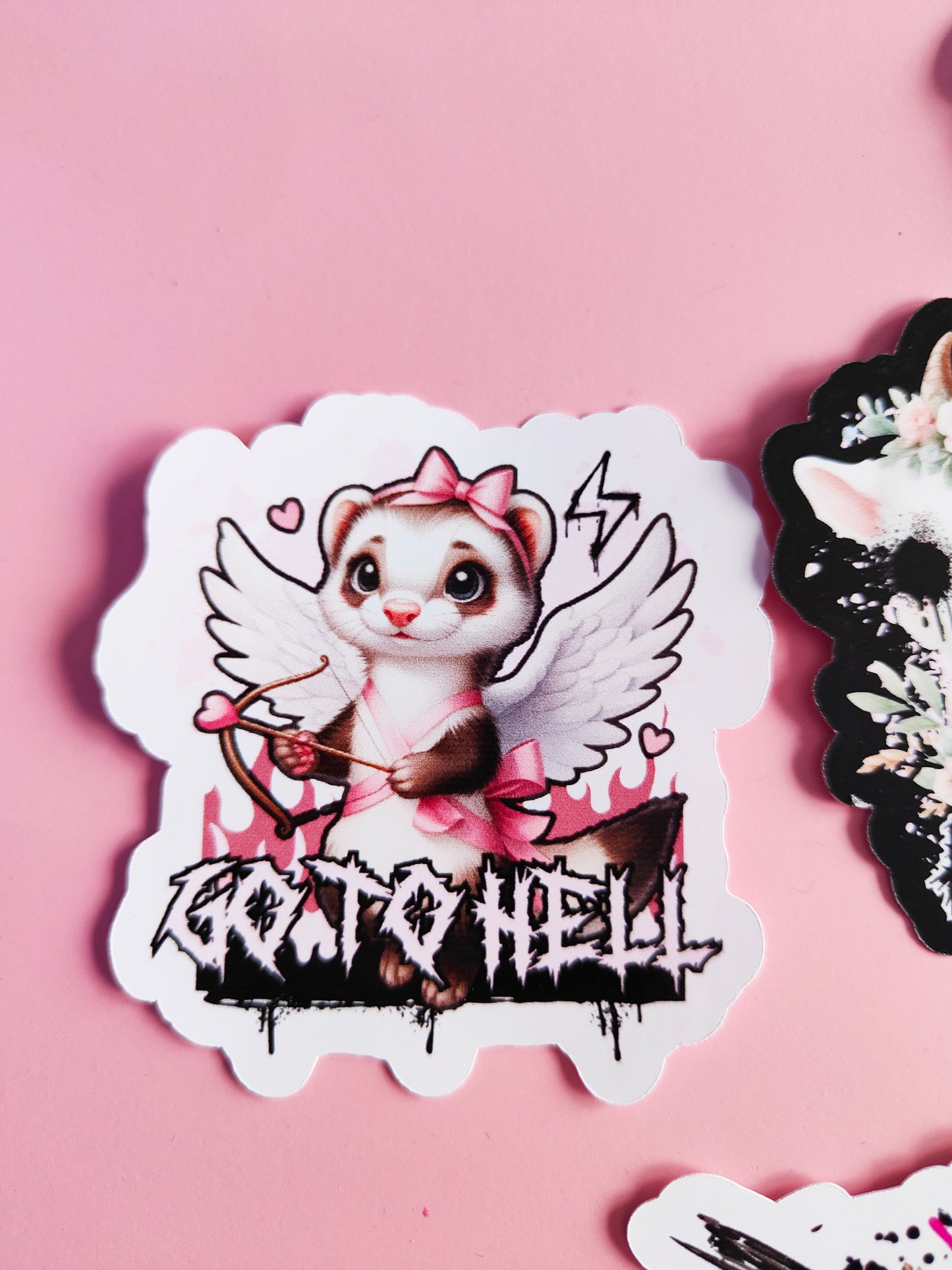 Stickers Autocollant "Go to Hell" Dark Kawaii/Humour Noir - Brillant ou Holographique