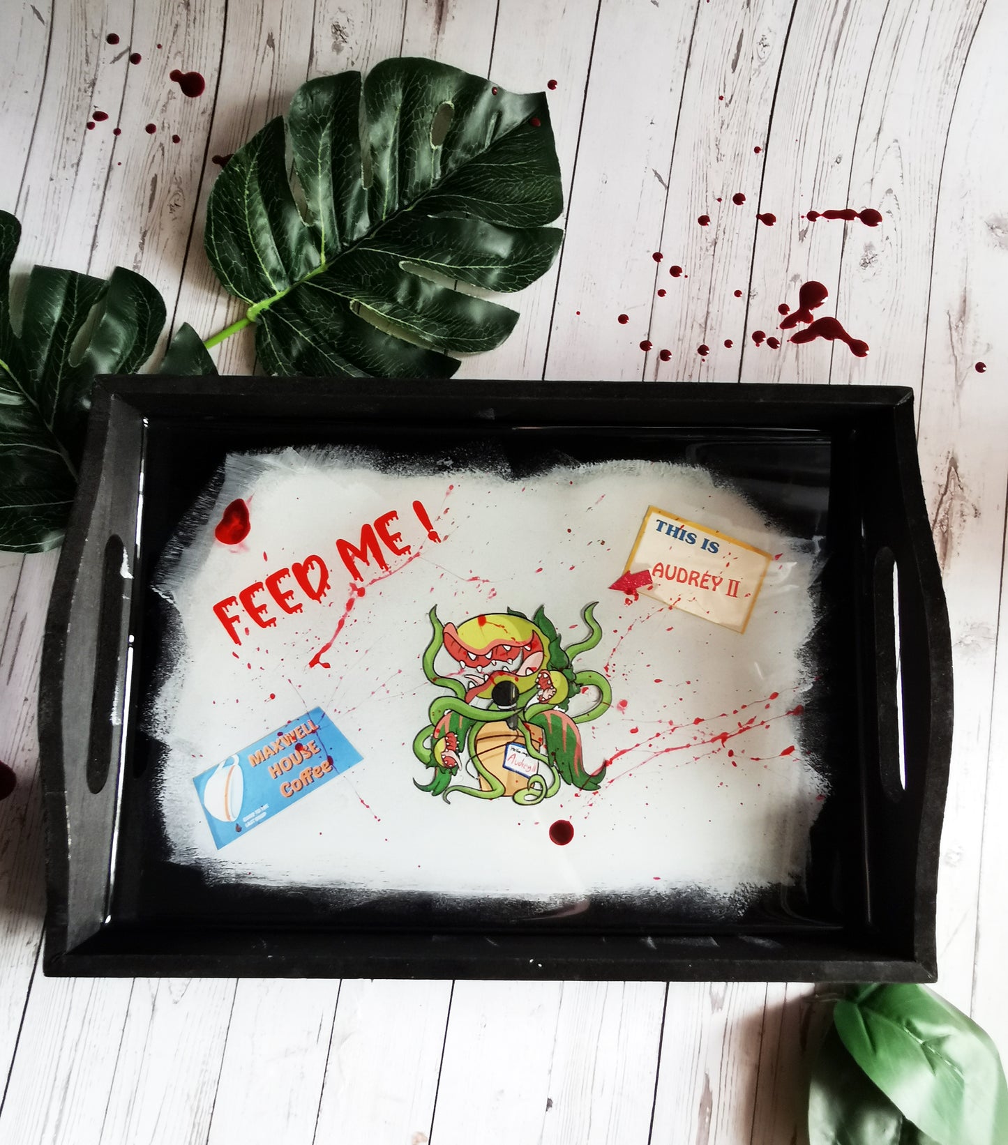 “Feed me” tray