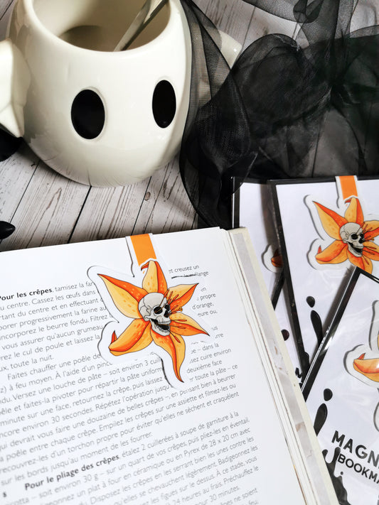 Magnetic Bookmark "Creepy Skull Flowers"