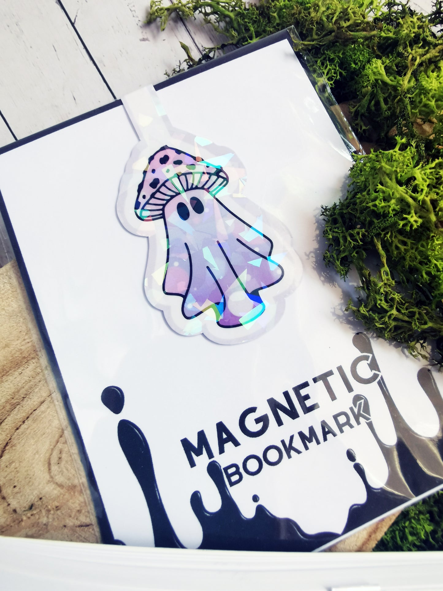 Magnetic Bookmark "Cute ghost galaxy"