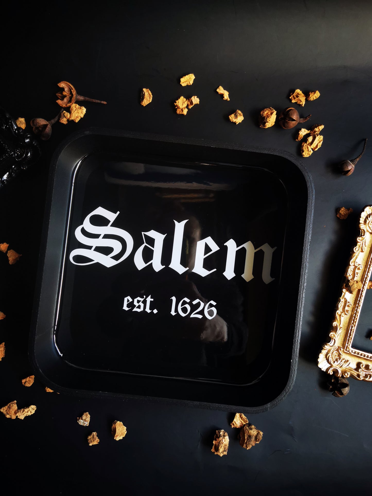 Plateau Noir "Salem est. 1626"