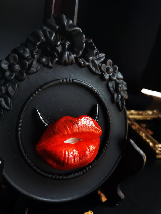 Vintage Frame "Devil Lips 2"